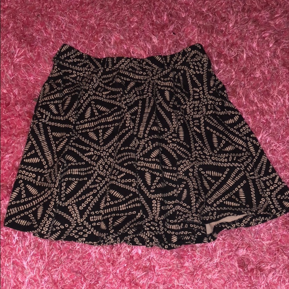brown and black skirt